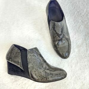 Vionic | Women's Stanton Snakeskin Embossed Wedge Bootie Size 8.5